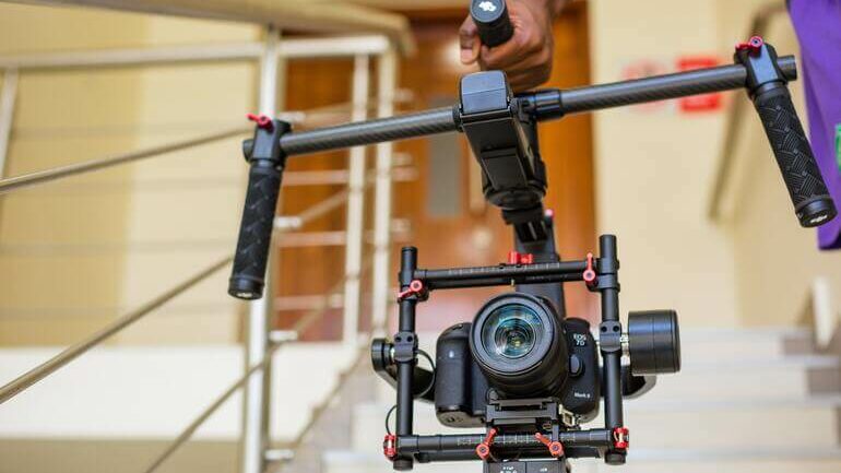 How to Use a Gimbal to Record Top-Quality Videos (7 Tips) How to Use a Gimbal to Record Top-Quality Videos (7 Tips)